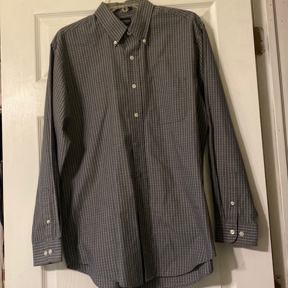 Men’s Gray and White Dress Shirt